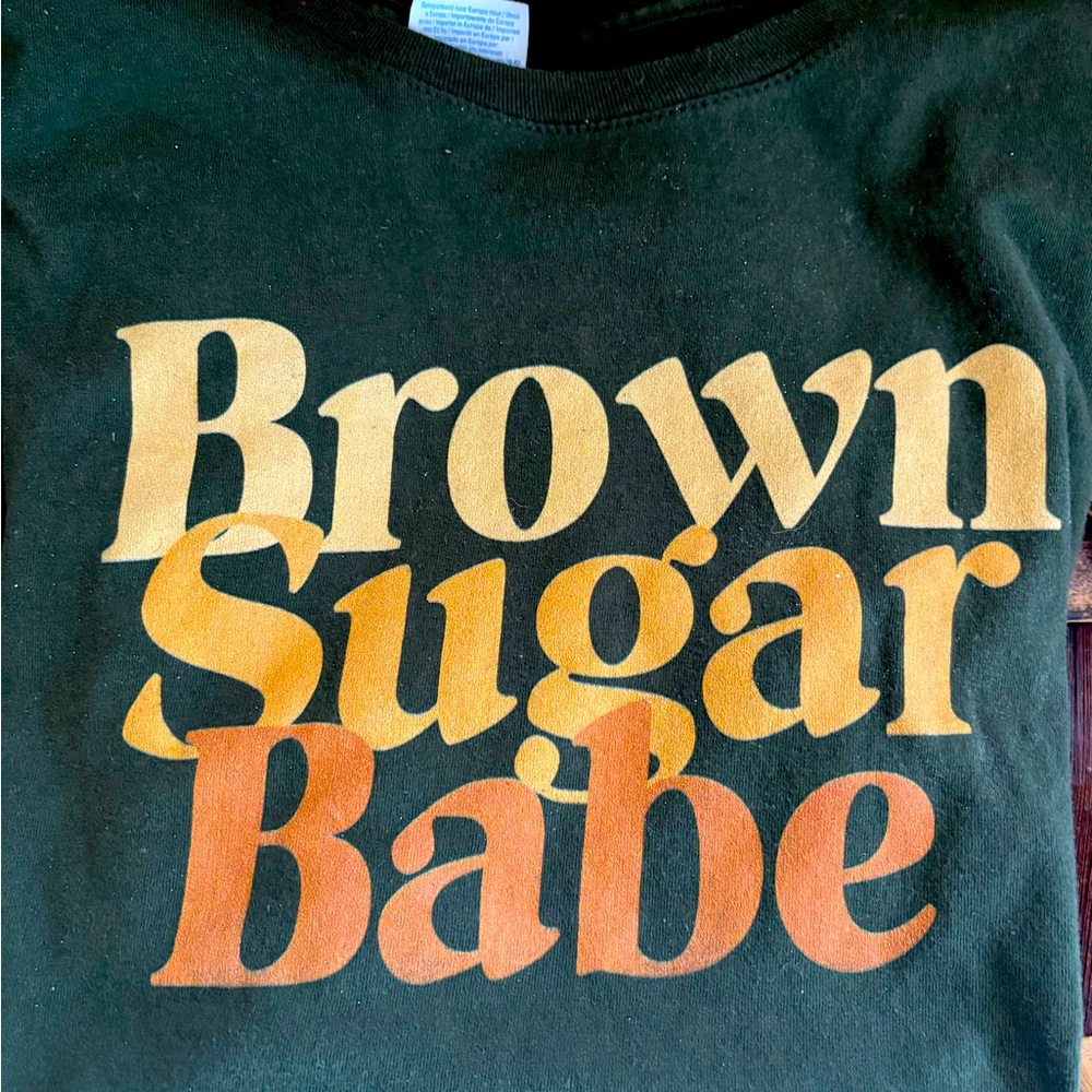 “Brown Sugar Babe" T-Shirt – Comfy & Funky!🎁